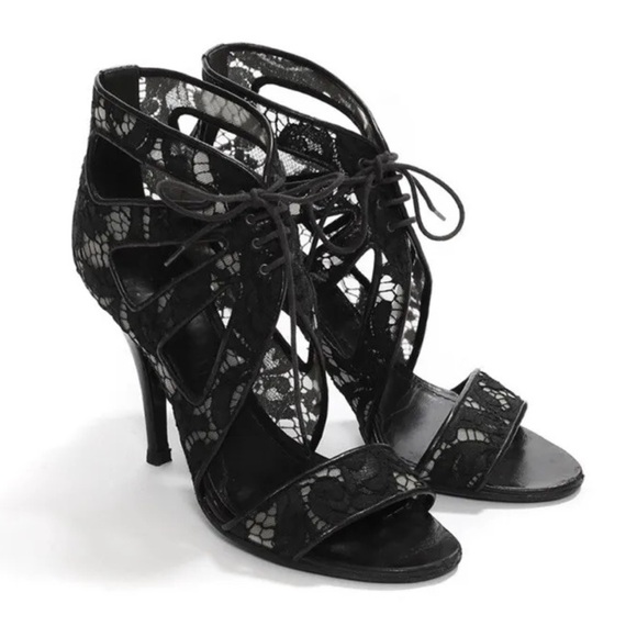 GIVENCHY
Mesh Accents Sandals
Size: 10.5 | IT 40.5 - Picture 5 of 12